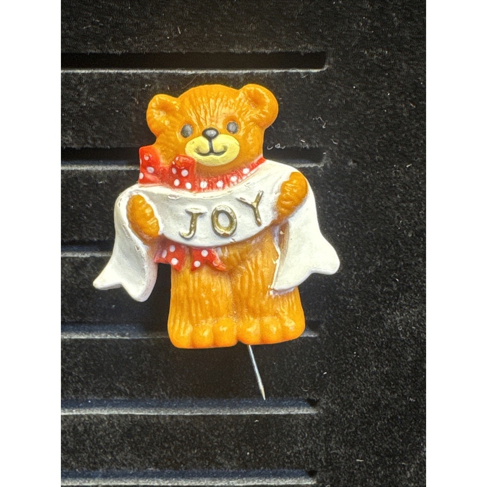 Enesco Christmas Brooch Pin Teddy Bear‎ Joy Holiday 1982 Lucy Rigg Vintage
